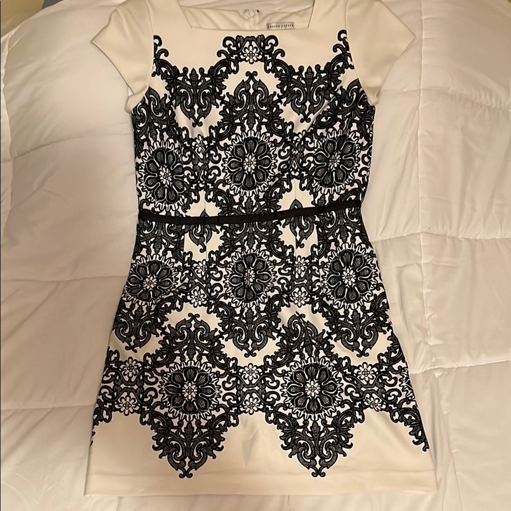 Sandra Darren Black Sheath Mini Dress Crew Neck Sleeveless